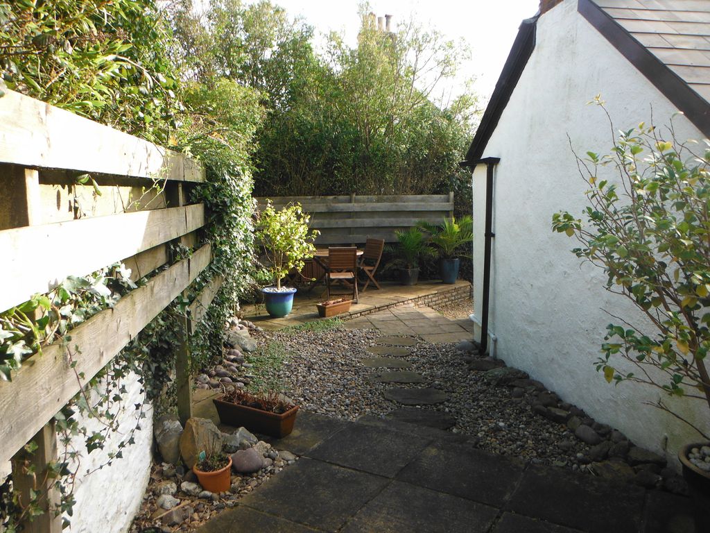 garden-St-Agnes-Holiday-Cottage